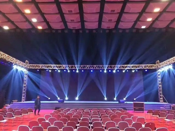 舞台搭建